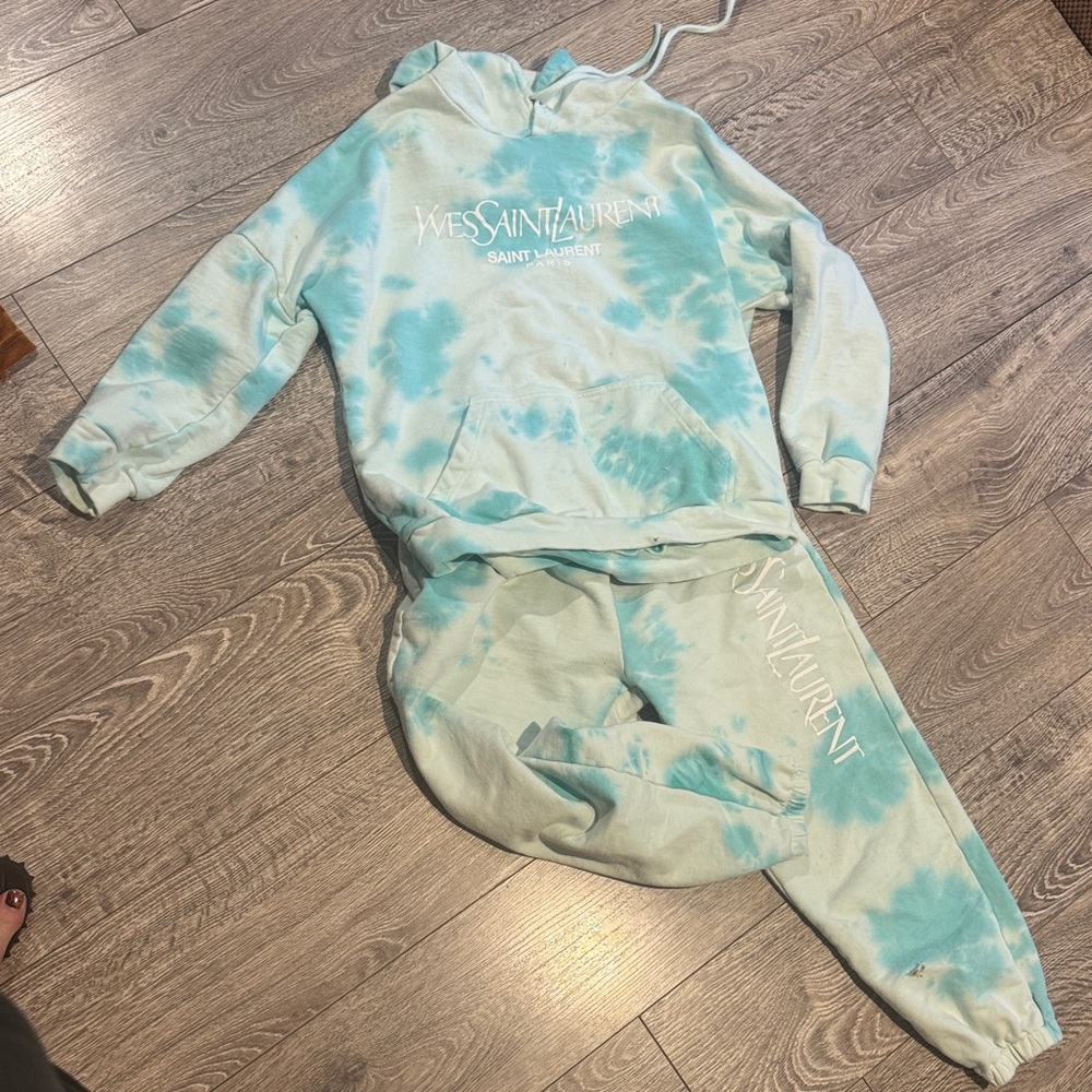 Bobbirox Blue and White Hoodie and Sweatpants